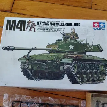 TAMIYA M4A1 WALKER BULLDOG 1/35