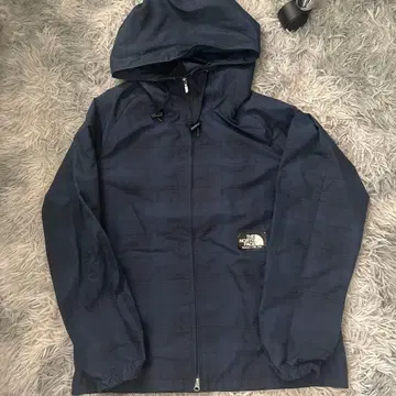 The North Face 네이비 체크 무늬 마운틴 파카