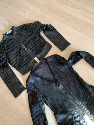 Ny에서 5년 전에 구매 블랙 합성 피혁 2벌 미사용