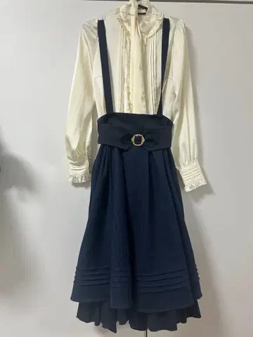 amavel 아마벨 리본 포함 블라우스와 스커트 셋업