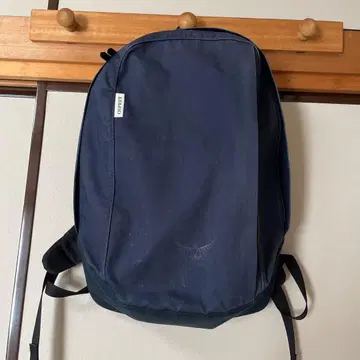 Osprey 네이비 백팩