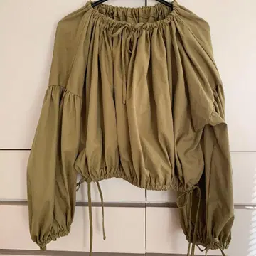 POPPY 올리브색 벌룬 슬리브 셔츠 F 사이즈