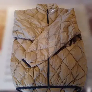 caravan 퀼팅 다운 자켓 베이지