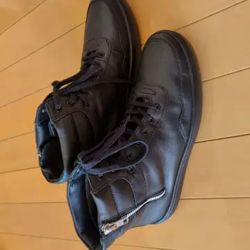 블랙 가죽 지퍼 부티