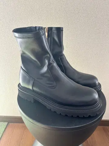 블랙 가죽풍 숏부츠