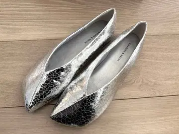 찰스&키이스 실버 펌프스 사이즈 37 플랫슈즈