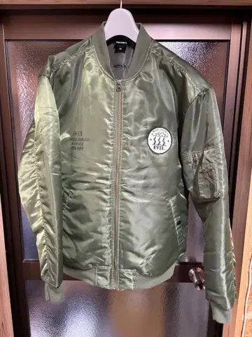 EVILWIRE MA-1 sizeXL 가슴 너비 약62 기장 약74