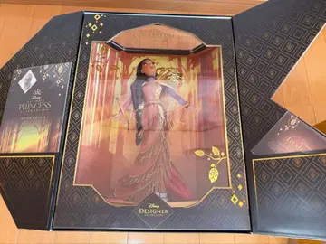 디즈니 리미티드 인형 포카혼타스 피규어