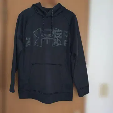 언더마 후드티 블랙