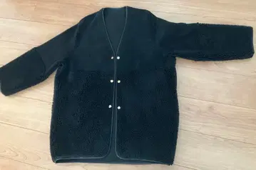 에피데믹 보아 페이크 무스탕 노카라 리버서블 코트 블랙