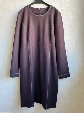 울 다크 브라운 긴팔 무릎 기장 원피스