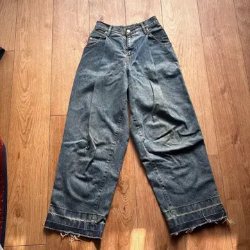 neon sign WIDE DENIM SLACKS 와이드 데님 슬랙스