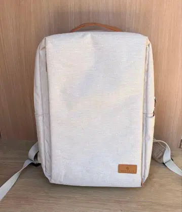 [ 새상품급 ] NORDACE 베이지 캔버스 백팩 USB 포트 백팩