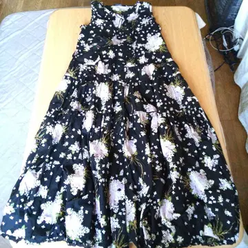 핑크하우스 롱 원피스 슬리브리스 블랙 계열 라일락