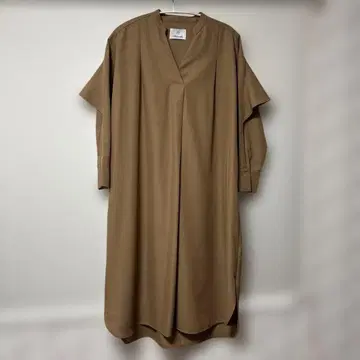 브라운 긴팔 셔츠 원피스 프릴 포함