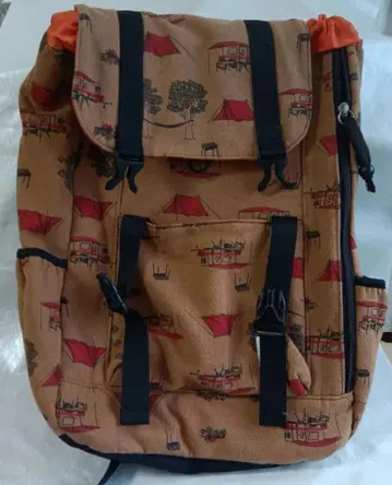 CHUMS 캠핑 디자인 백팩