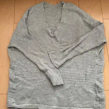 그레이 V넥 긴팔 스웨터