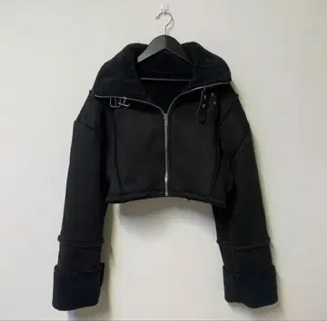 SONA 소녀나라 크롭 무스탕 자켓 블랙