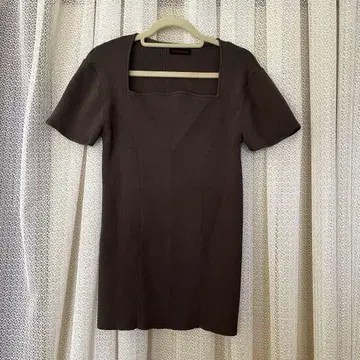 SERPENTINA 워셔블 목 늘어남 니트 차콜