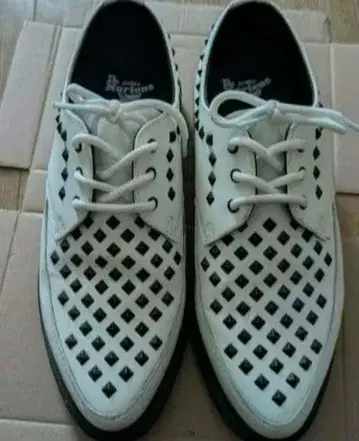 주말 SALE 닥터마틴 스터드 WILLIS 스터드 크리퍼 UK5