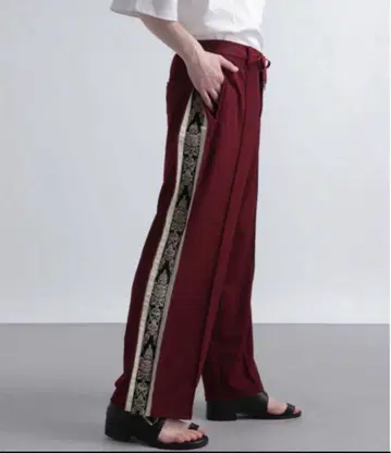 [ 새상품급 ] HARE 시크릿 자카드 라인 팬츠