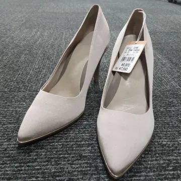 베이지 스틸레토 하이힐