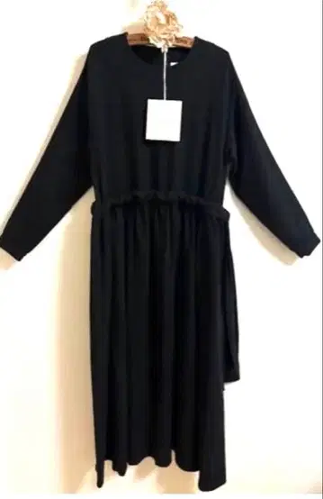 새상품 미사용 이번 시즌 구매 코즈믹 원더 원피스 긴팔 울 혼방