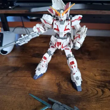 HG 건담 유니콘 디스트로이 모드