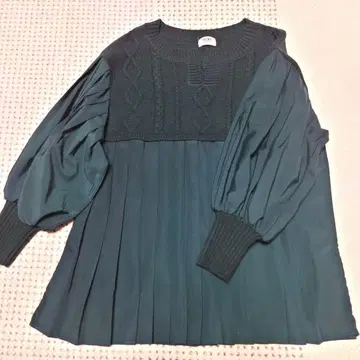 BEAMS HEART 다크 그린 긴팔 상의