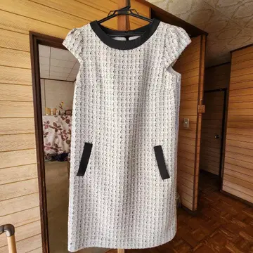 31 Sons de mode 슬리브리스 무릎 기장 원피스 화이트 블랙