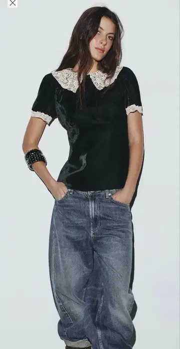 ZARA 미사용 새상품 레이스 카라 부착 블랙 반팔 상의