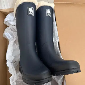 [ 가격 인하 협상 가능 ] moz 방한 장화