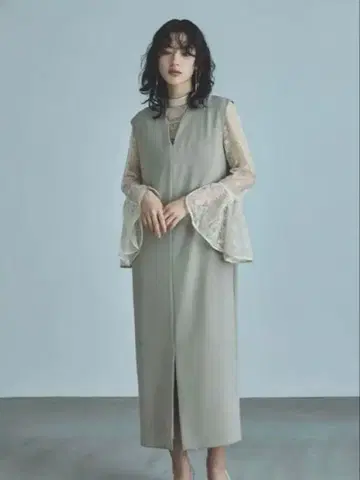 [ ANDRESD, niana ] 벨 슬리브 슬릿 드레스