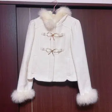 로디스포토 퍼 포함 화이트 더플 코트 숏 기장