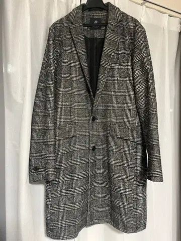 그레이 계열 체크 체스터 코트