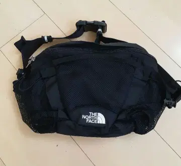 THE NORTH FACE 바디백 블랙