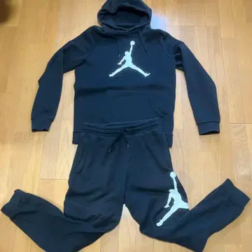 Jordan 조던 블랙 맨투맨 셋업 상의 M, 하의 S 사이즈