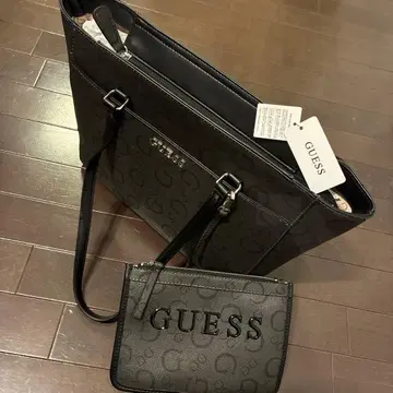 GUESS 블랙 토트백 파우치 포함