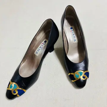 새상품급 다이애나 DIANA 펌프스 블랙 가죽 에나멜 23cm