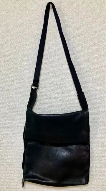 아네스베 보야주 블랙 가죽 숄더백