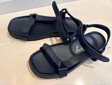 타미힐피거 블랙 스트랩 샌들