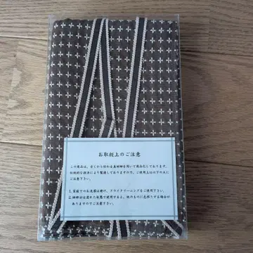 사나다 끈 포함 십자가 자수 보자기