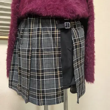 그레이 계열 체크 큐롯 스커트