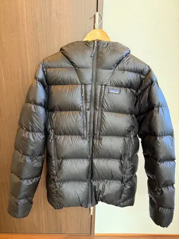 파타고니아 남성용 피츠로이 다운 후디 M 블랙 Patagonia