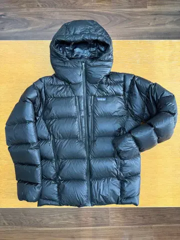 파타고니아 남성용 피츠로이 다운 후디 M 블랙 Patagonia