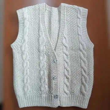케이블 짜임 니트 베스트 크림색