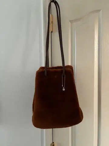 새상품 To b. by agnes b. 인조 모피 복조리 백 에네스베