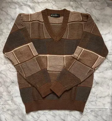 브라운 패치워크 V넥 니트 스웨터