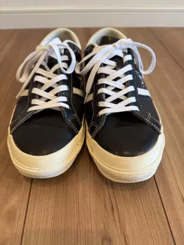 컨버스 블랙 스니커즈 와스타