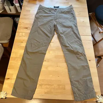 Abercrombie & Fitch 슬림 스트레이트 치노 팬츠 30-32